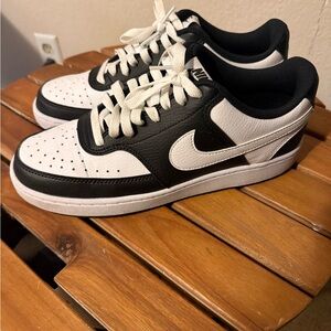 Nike Women's Black and White Sneakers